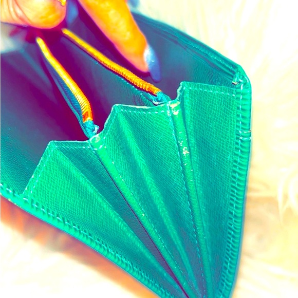 Authentic LV Green Epi Wallet. Serial Code: CA1926 - Picture 5 of 14